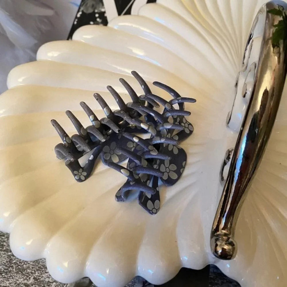 Vintage - Y2K Hair and Butterfly  Claw Clips - Picture 5 of 7